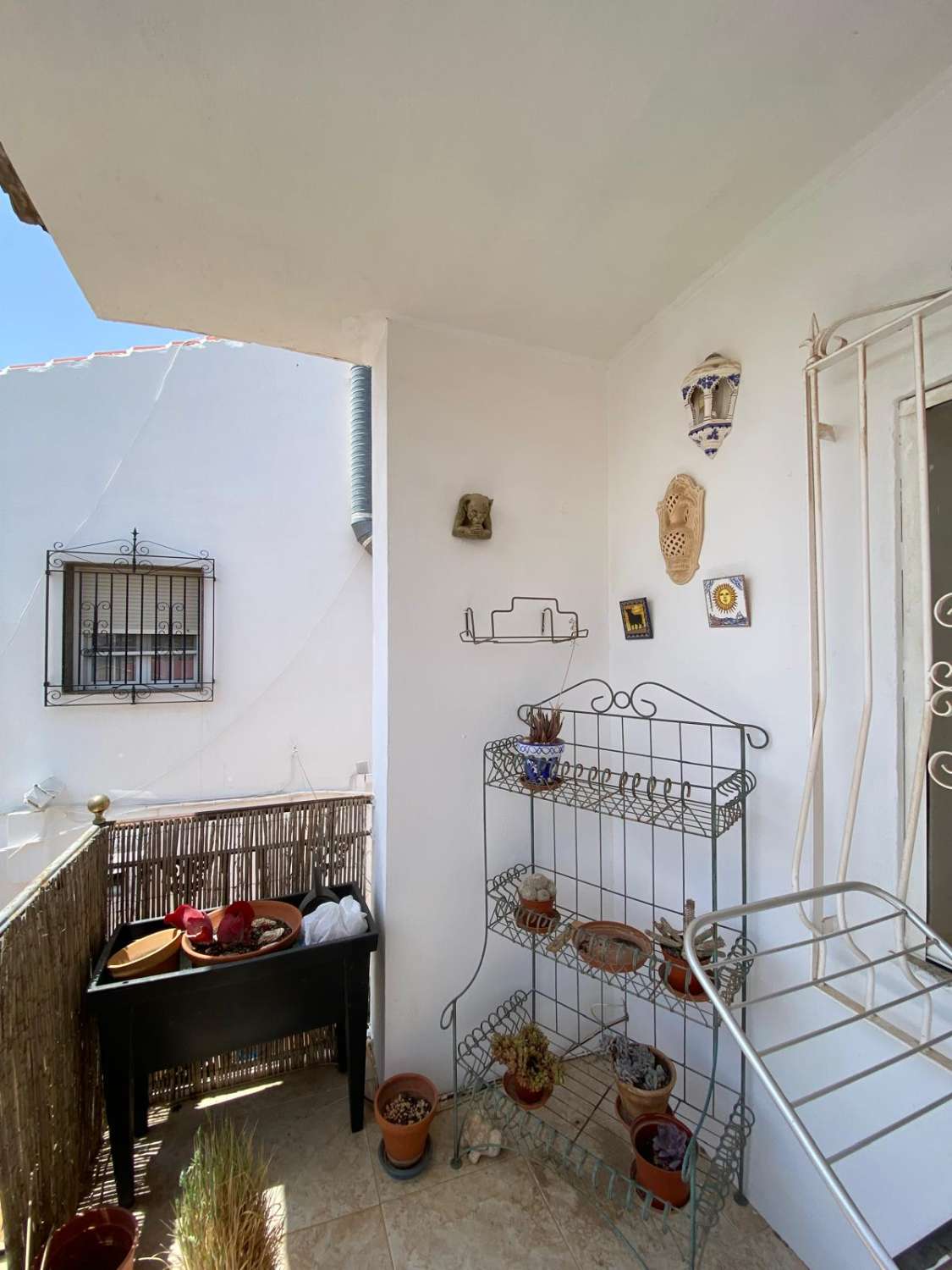 High quality four-bedroom two-bathroom detached house in Oria