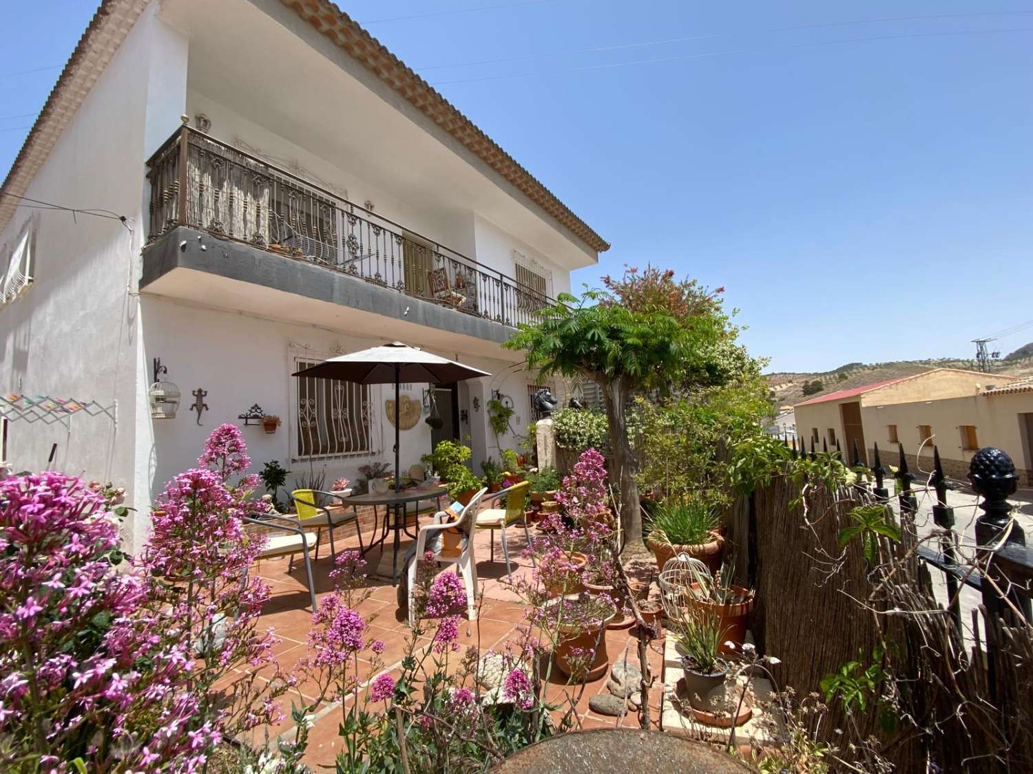 High quality four-bedroom two-bathroom detached house in Oria