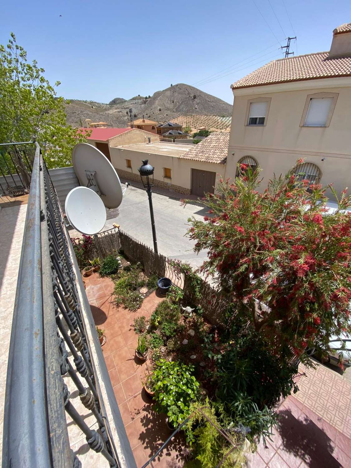 High quality four-bedroom two-bathroom detached house in Oria