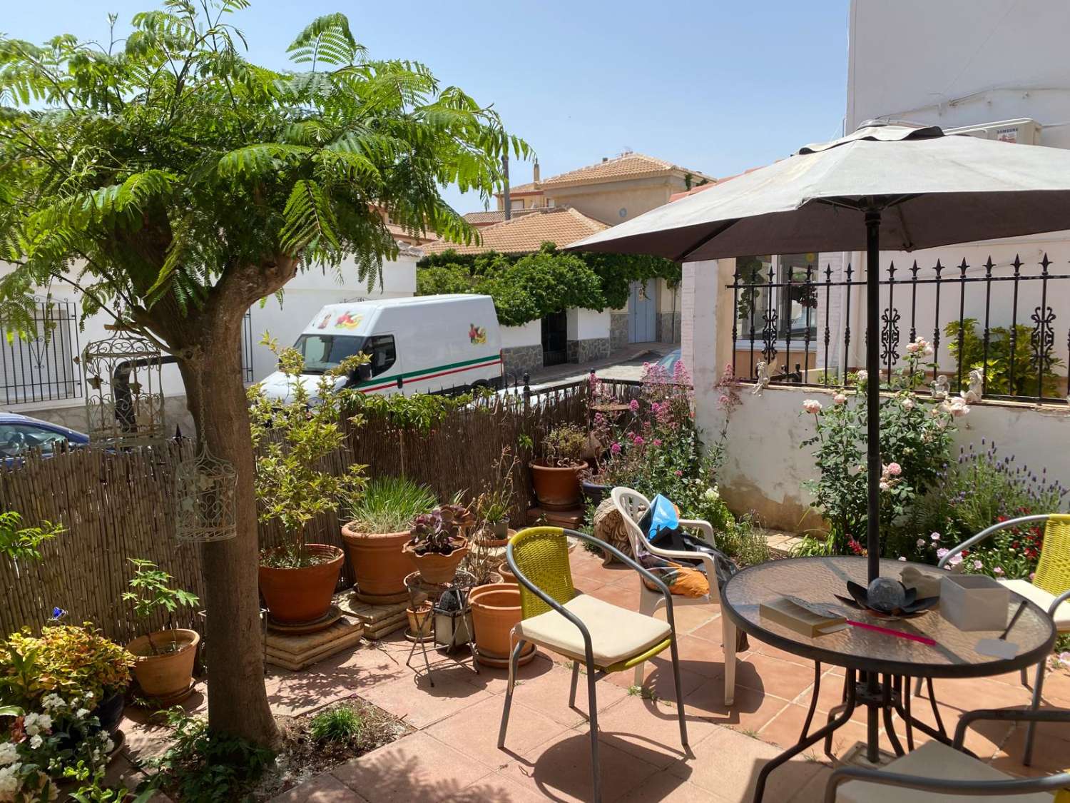 High quality four-bedroom two-bathroom detached house in Oria