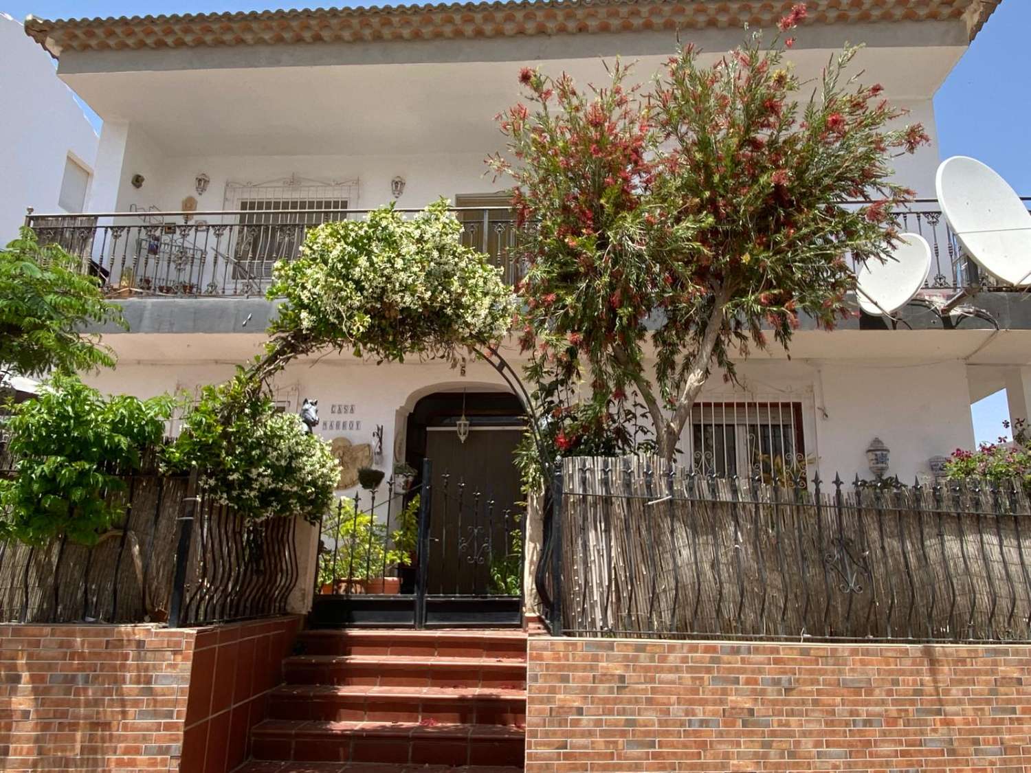 High quality four-bedroom two-bathroom detached house in Oria