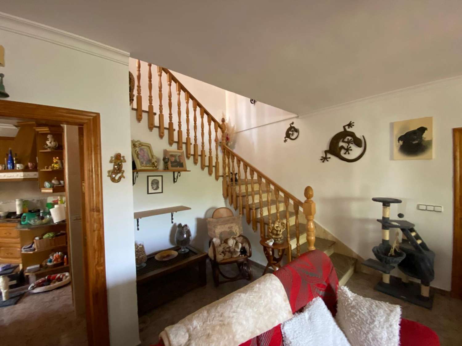 High quality four-bedroom two-bathroom detached house in Oria