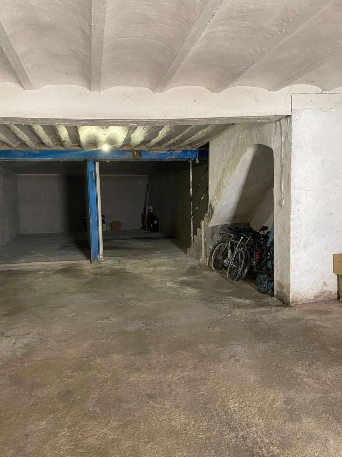 Fantastisch groot herenhuis van 3 verdiepingen, omgebouwd tot twee verdiepingen, met buitenpatio's en enorme garage Velez Blanco