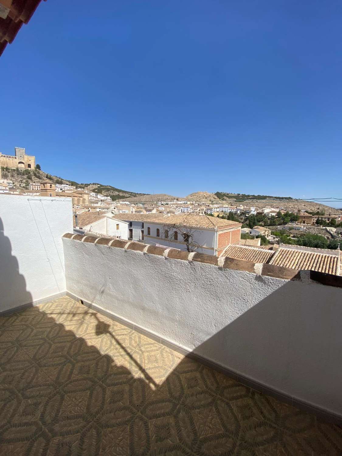 Fantastic large 3 storey town house converted into two with outside patios & immense garage Velez Blanco