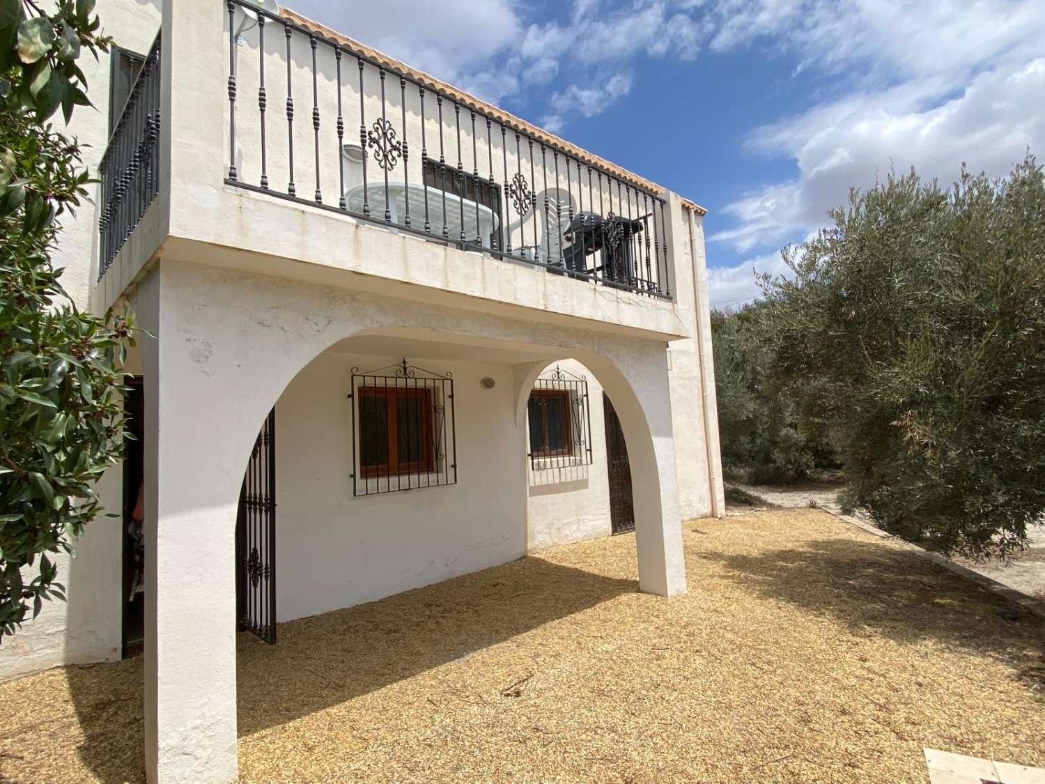 Superbe maison de campagne actuellement composée de trois appartements séparés à Oria