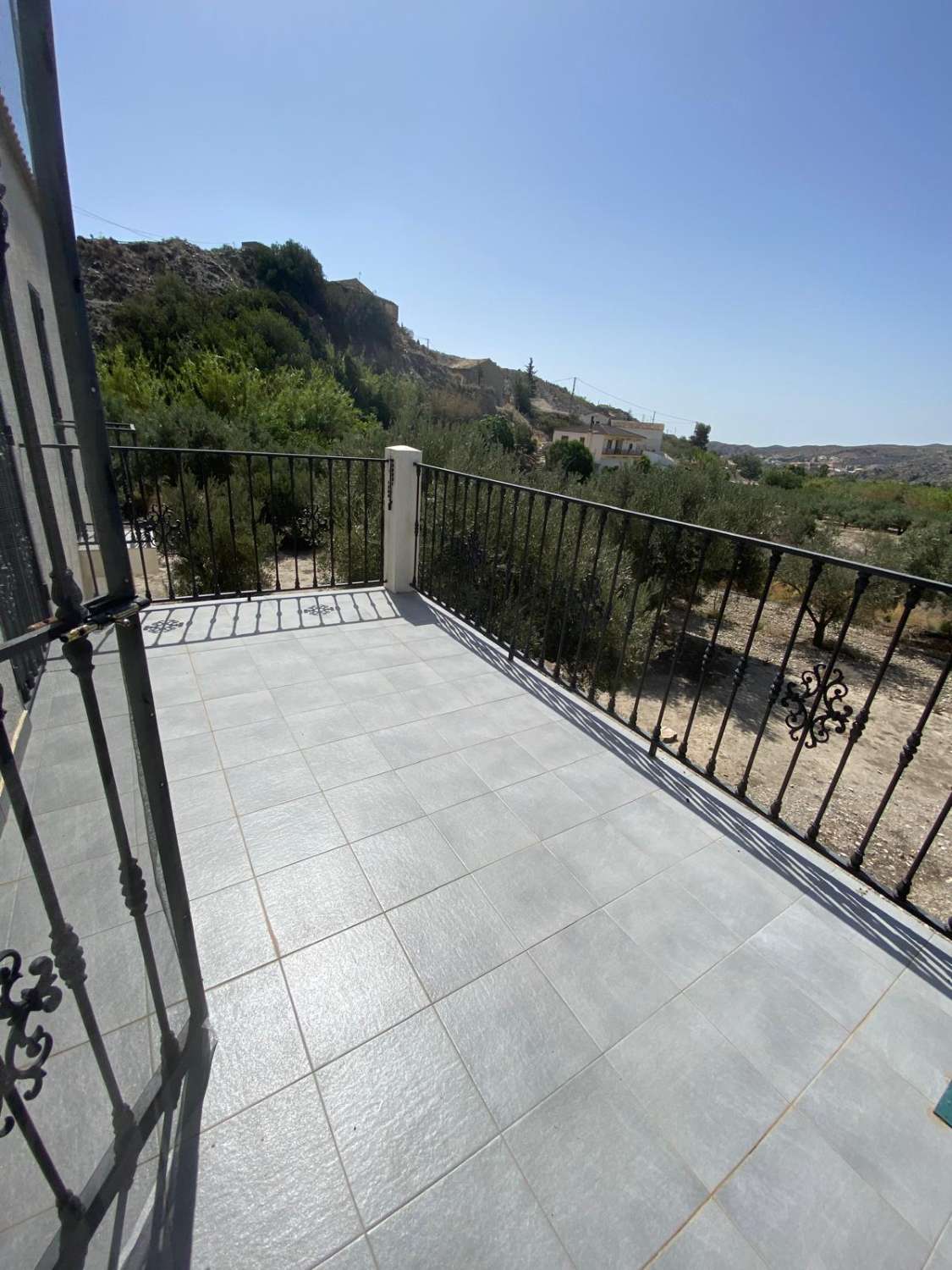 Superbe maison de campagne actuellement composée de trois appartements séparés à Oria