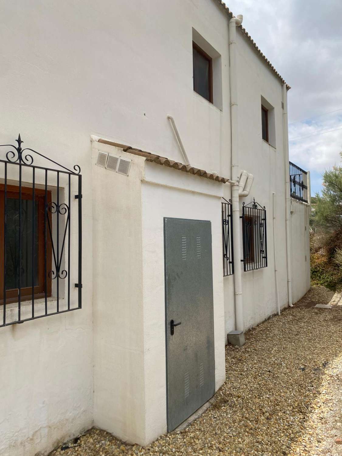 Superbe maison de campagne actuellement composée de trois appartements séparés à Oria