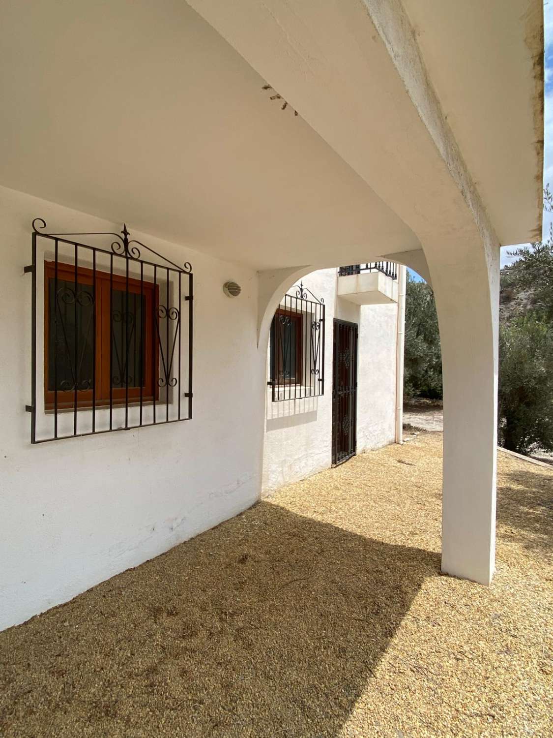 Superbe maison de campagne actuellement composée de trois appartements séparés à Oria