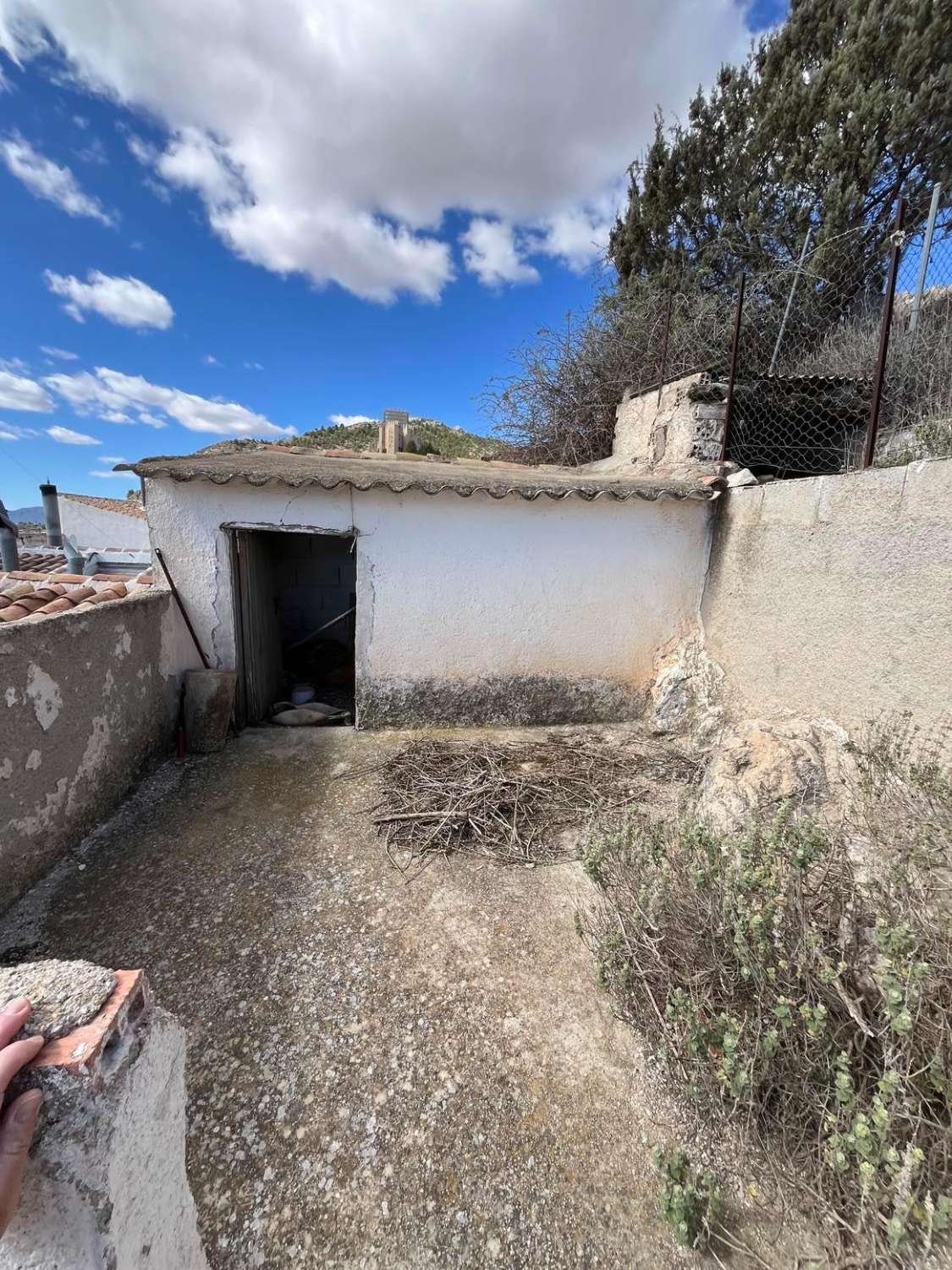 Casa adosada de 5 dormitorios y 2 baños con terraza en la azotea - Vélez Blanco