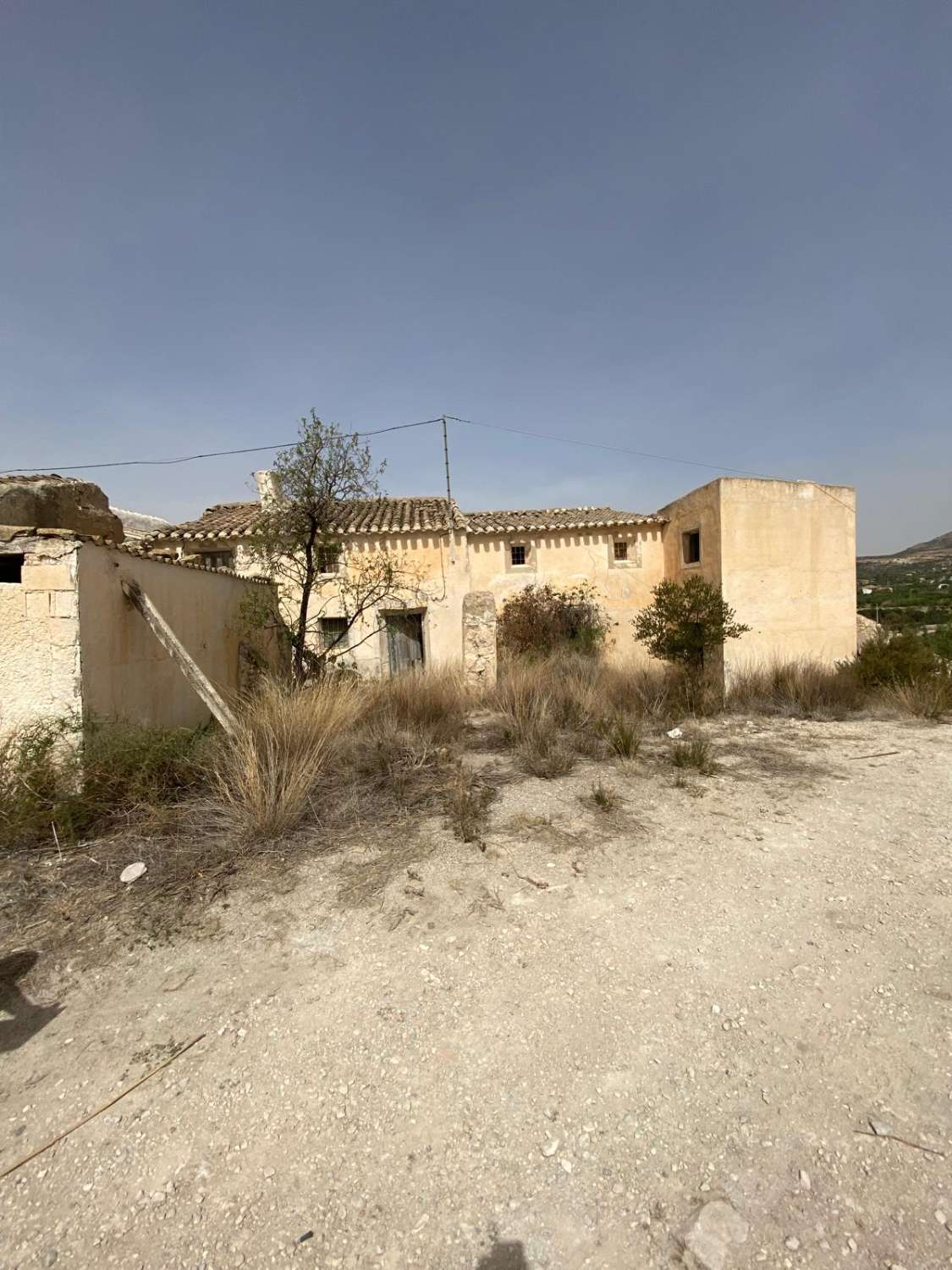 Cortijo de 4 dormitorios con 7.000m2 de terreno en las afueras de Vélez Blanco