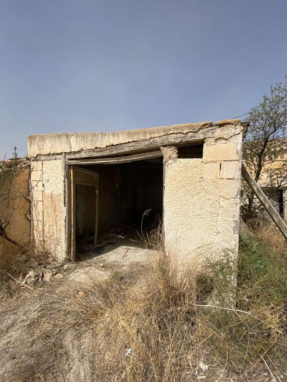 Cortijo de 4 dormitorios con 7.000m2 de terreno en las afueras de Vélez Blanco