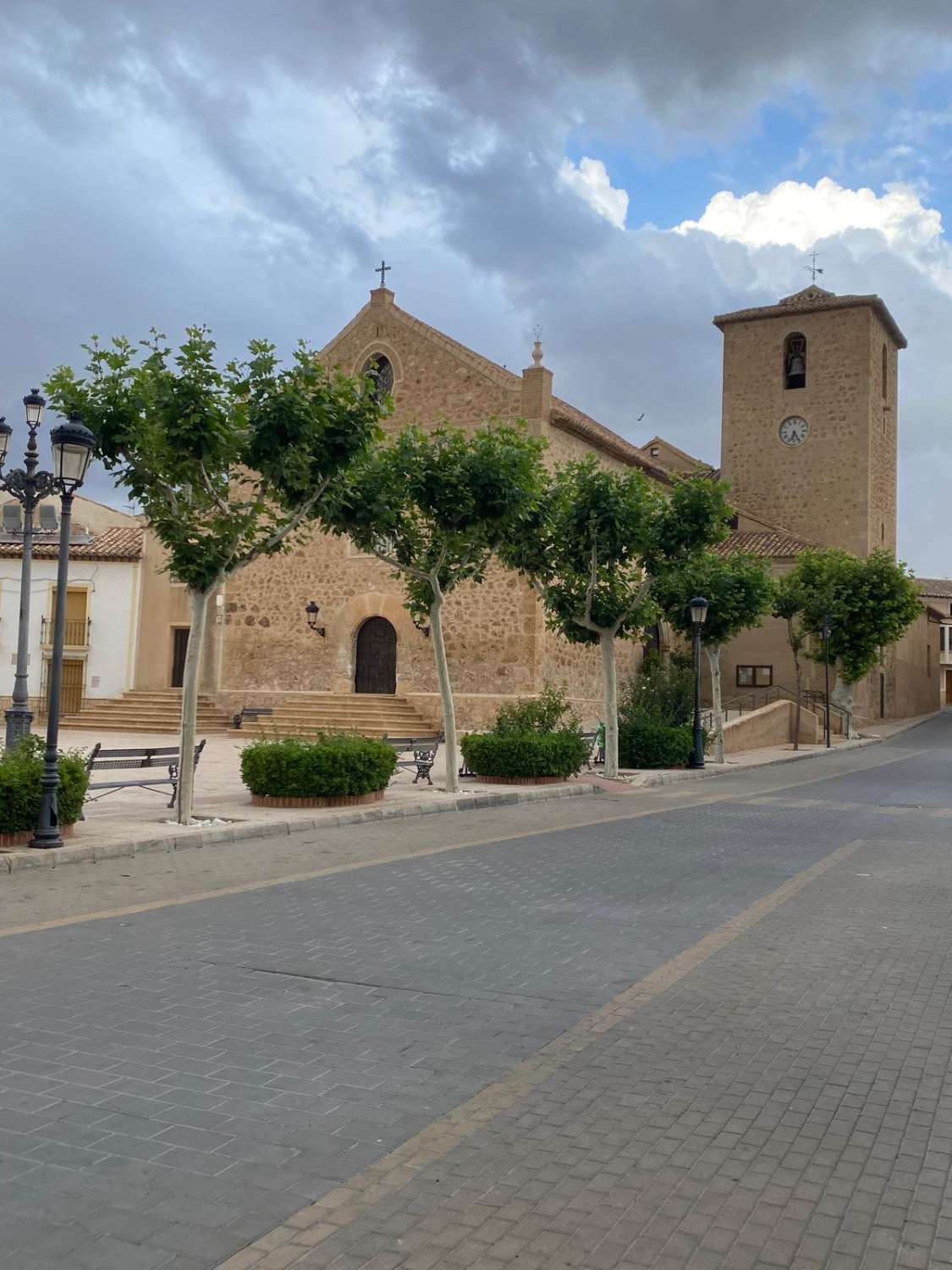 Maison réformée avec garage au centre de Maria