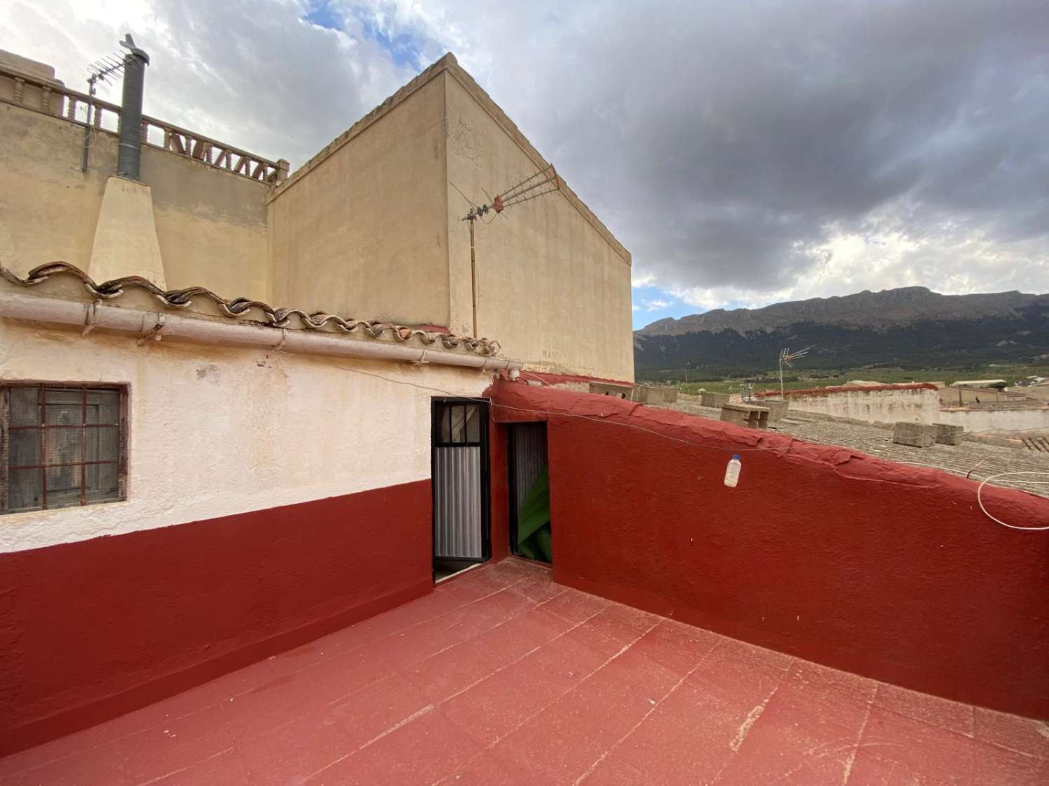 Reformed house with garage in the centre of Maria