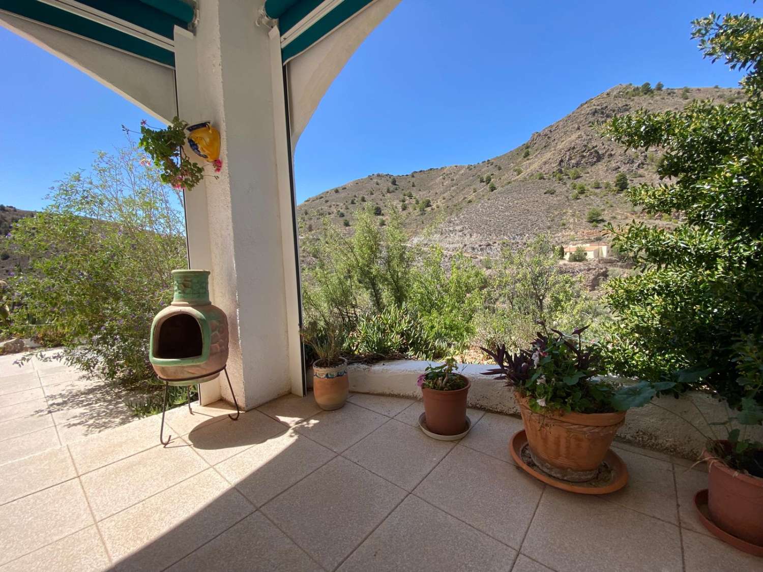 Villa avec 3 chambres / 2 salles de bains et piscine dans un cadre agréable près d'Oria