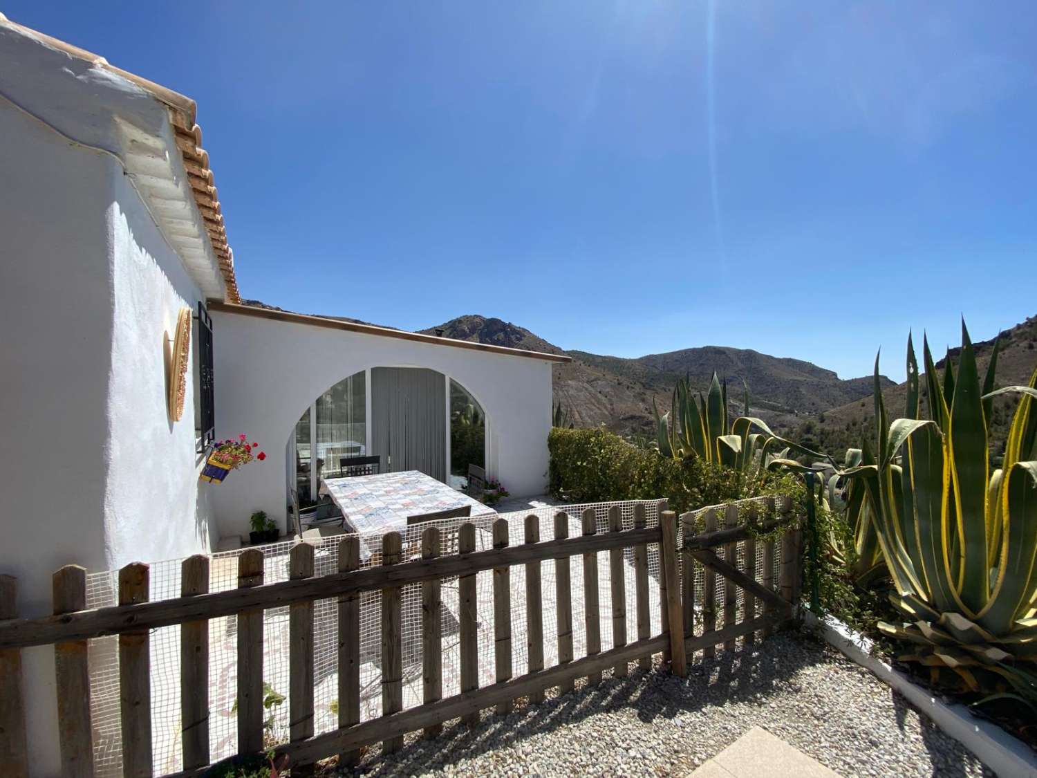 Villa with 3 beds / 2 baths and swimming pool in lovely setting near Oria