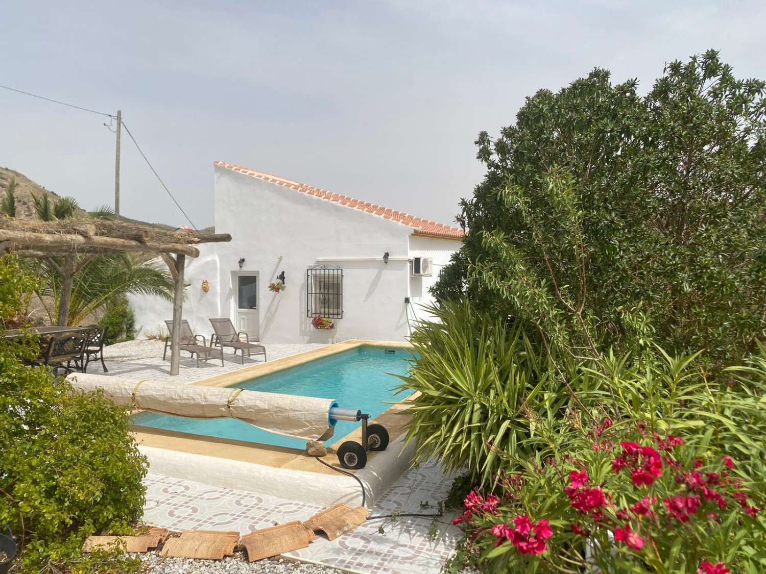 Villa avec 3 chambres / 2 salles de bains et piscine dans un cadre agréable près d'Oria