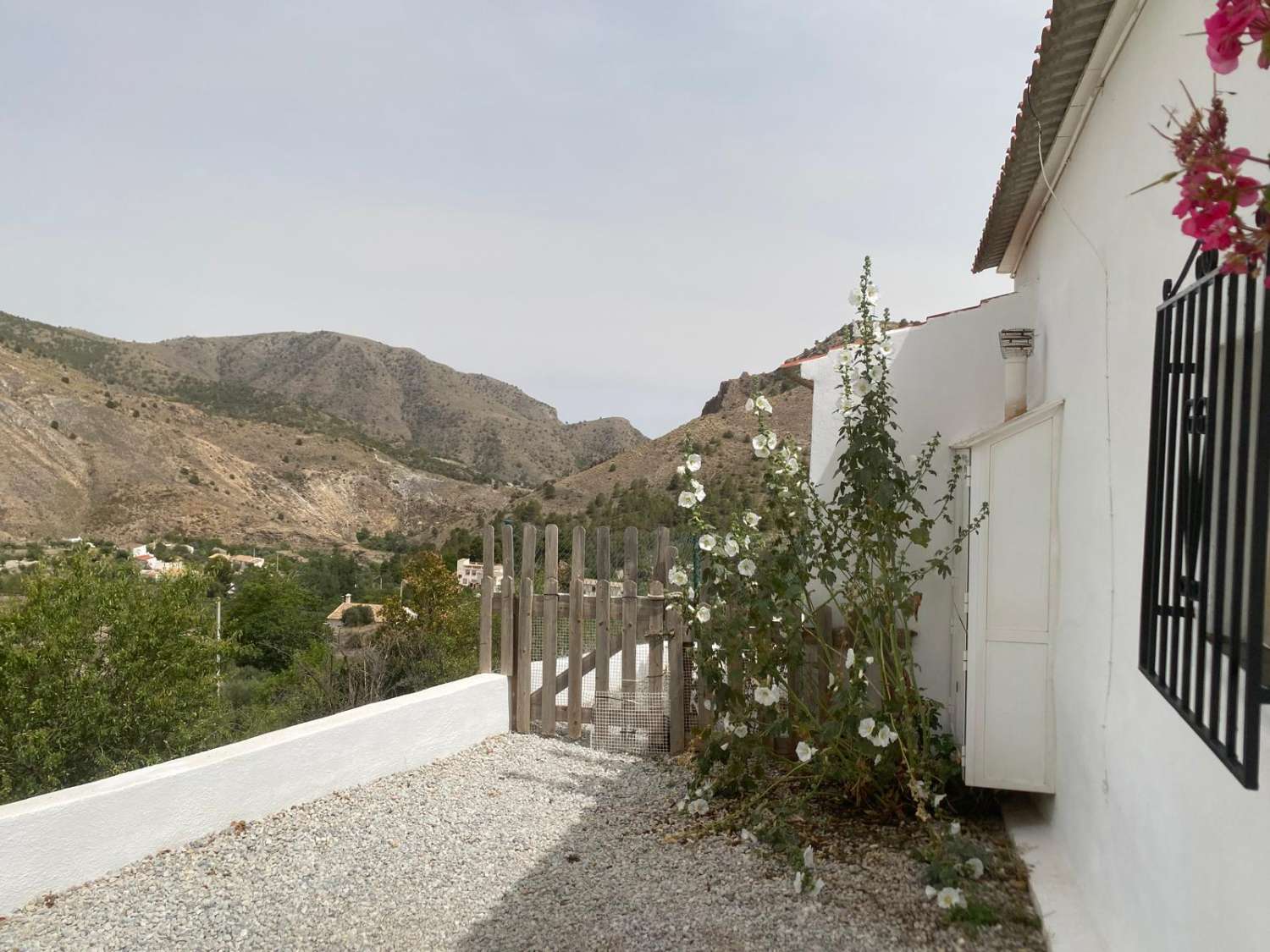 Villa avec 3 chambres / 2 salles de bains et piscine dans un cadre agréable près d'Oria