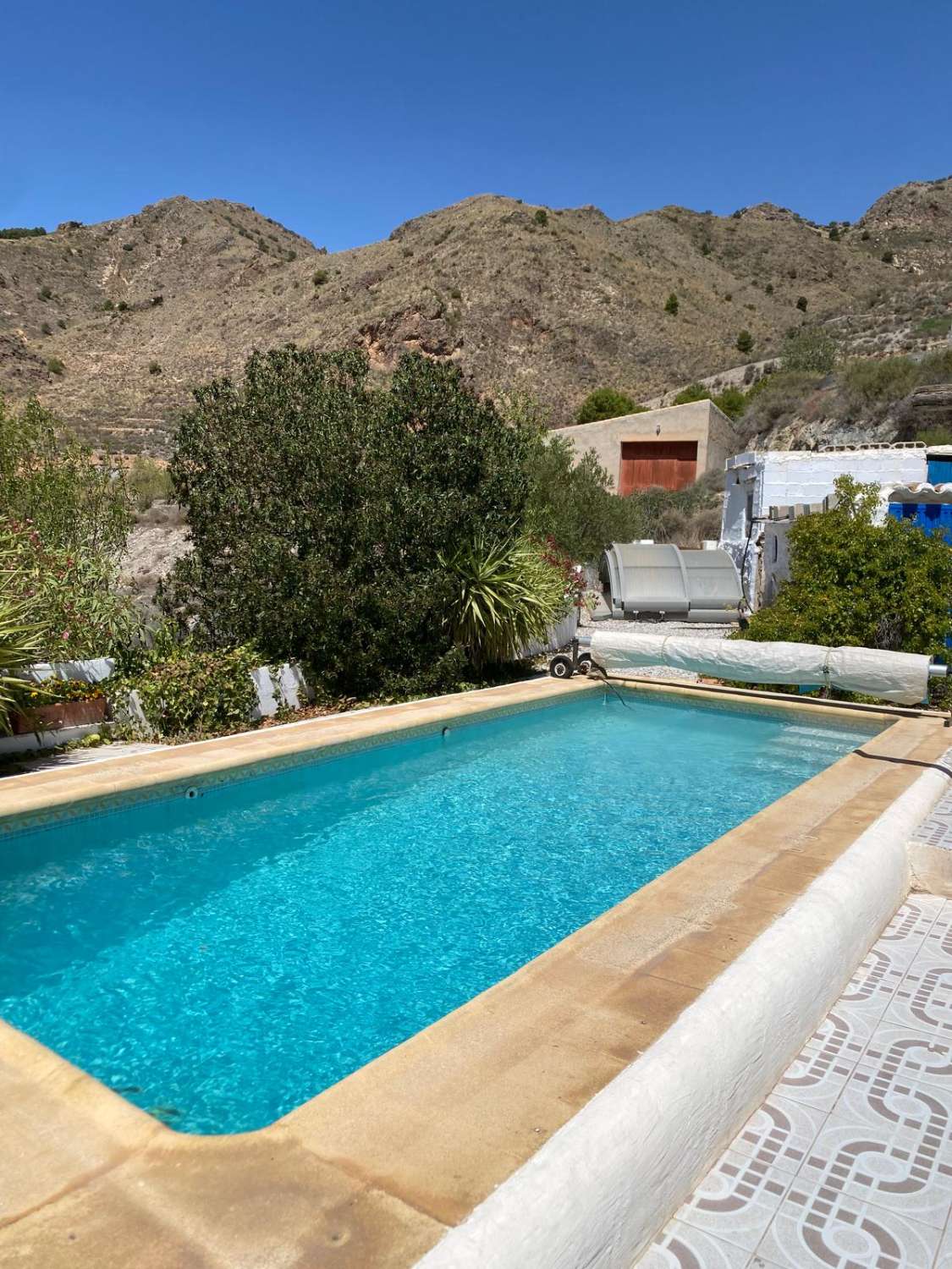 Villa with 3 beds / 2 baths and swimming pool in lovely setting near Oria