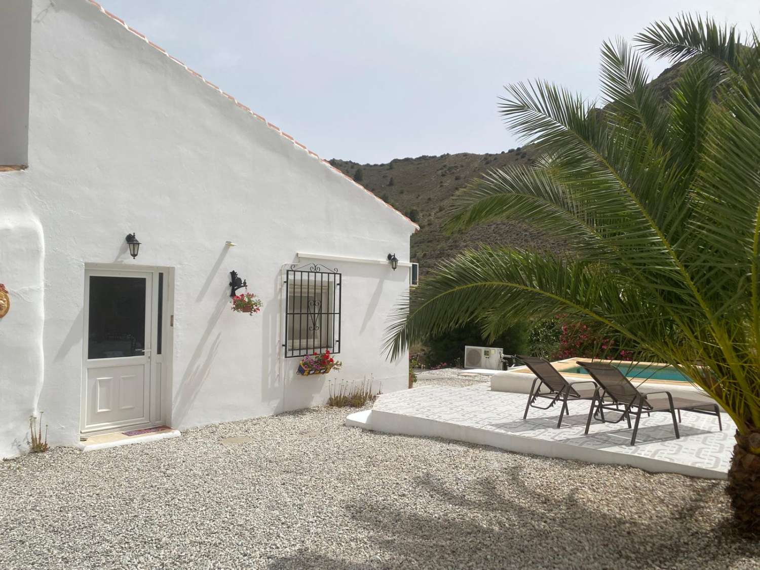 Villa with 3 beds / 2 baths and swimming pool in lovely setting near Oria