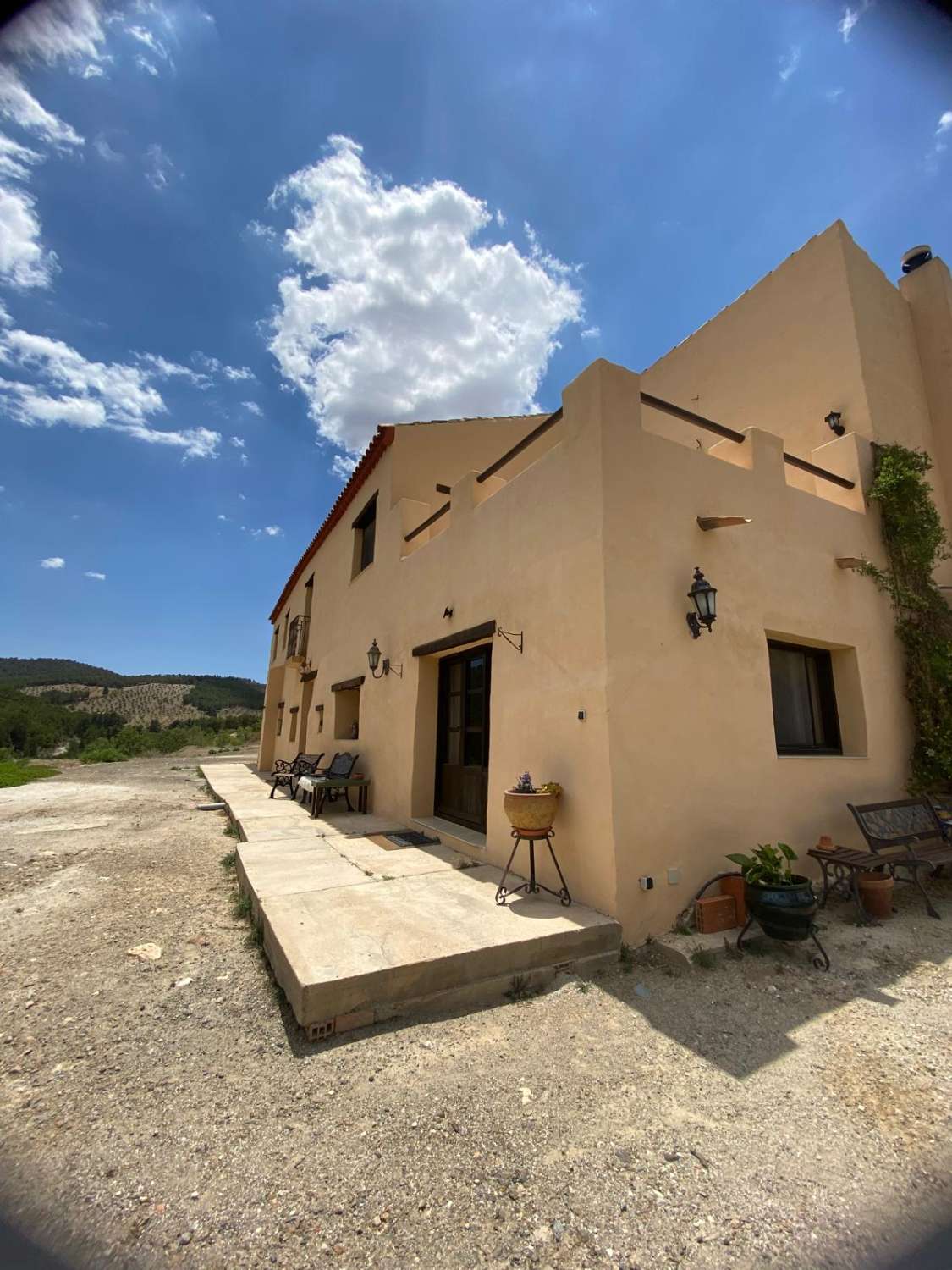 Gran cortijo reformado con terreno.