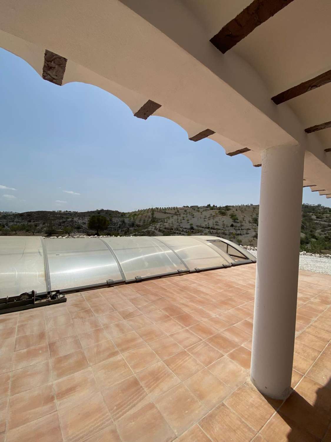 Superbe 5 chambres, 3 salles de bain avec piscine, Cortijo à Henares avec 8 hectares de terrain