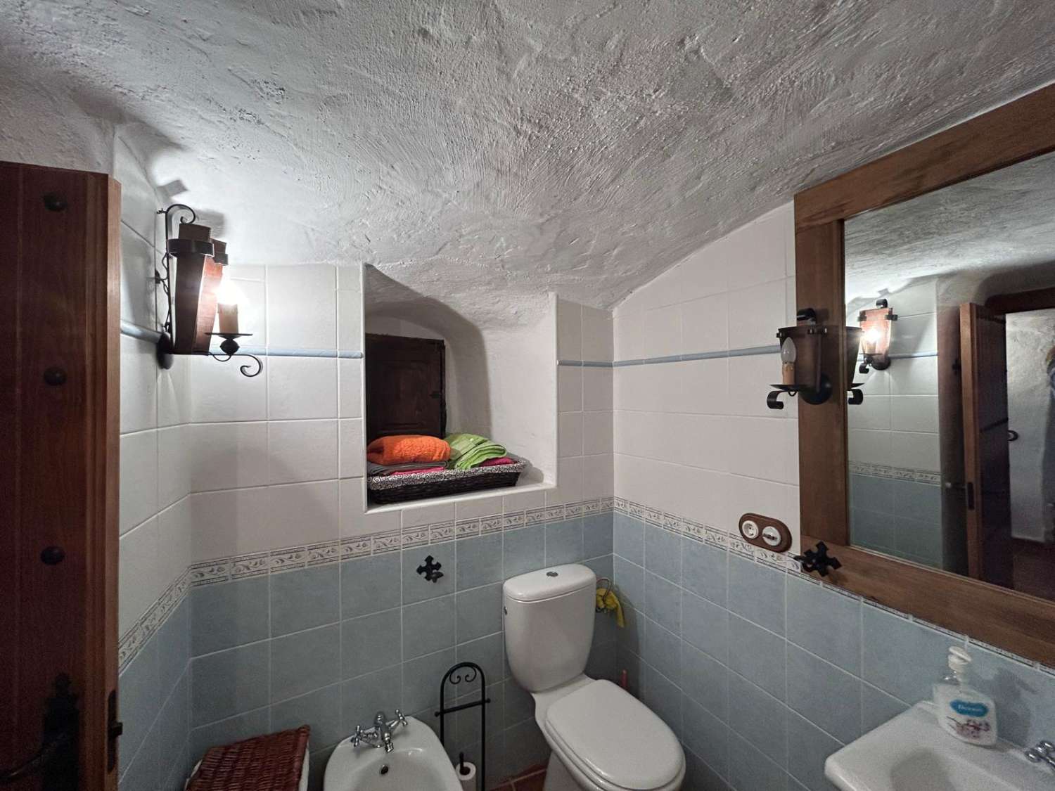 Maison troglodyte tout simplement magnifique à Freila - 7 chambres, 4 salles de bains et terrasse