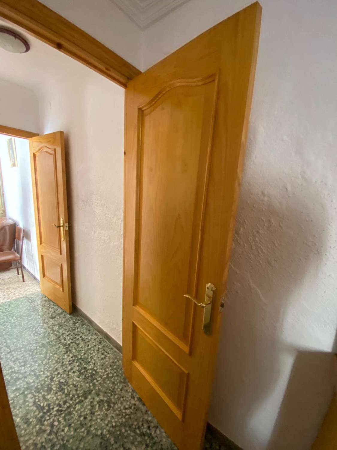 Encantadora casa adosada de 3 dormitorios y 2 baños con patio exterior en Maria