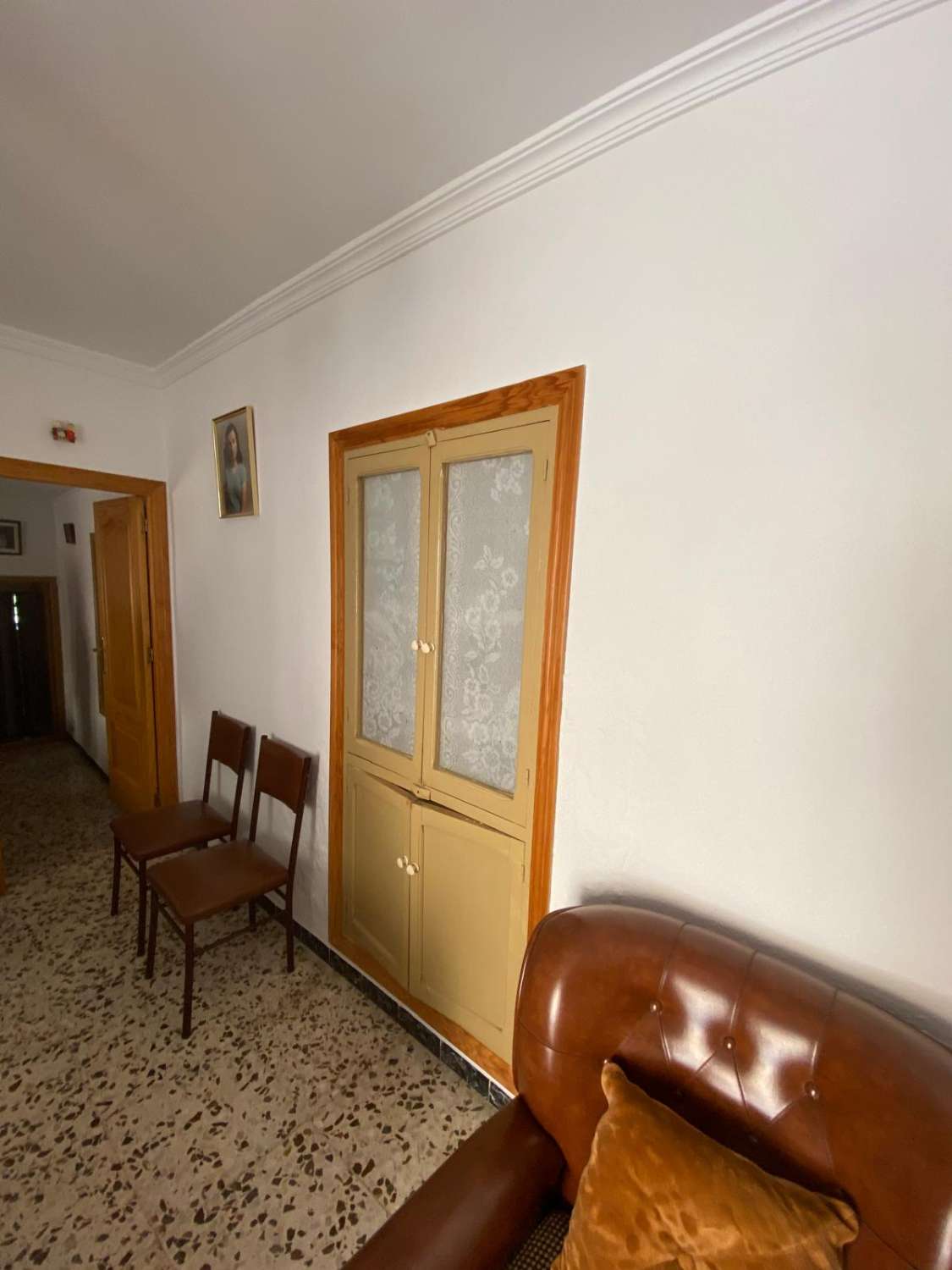 Encantadora casa adosada de 3 dormitorios y 2 baños con patio exterior en Maria