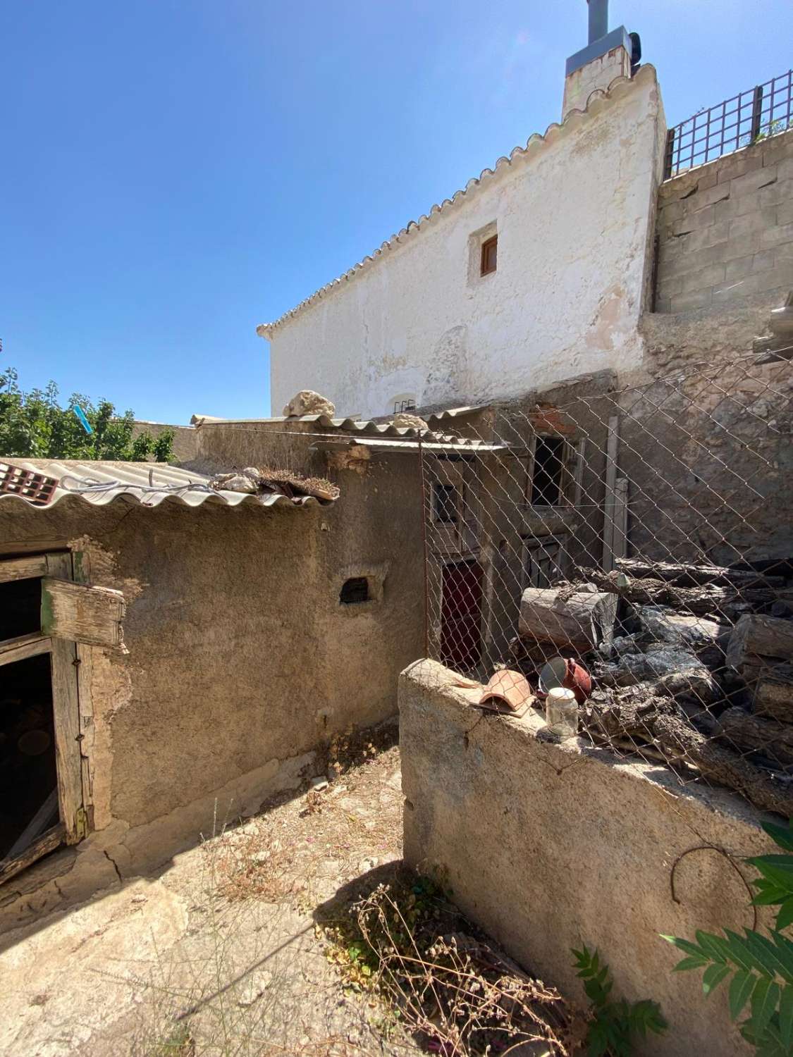 Charmante maison de ville de 3 chambres et 2 salles de bains avec patio extérieur à Maria