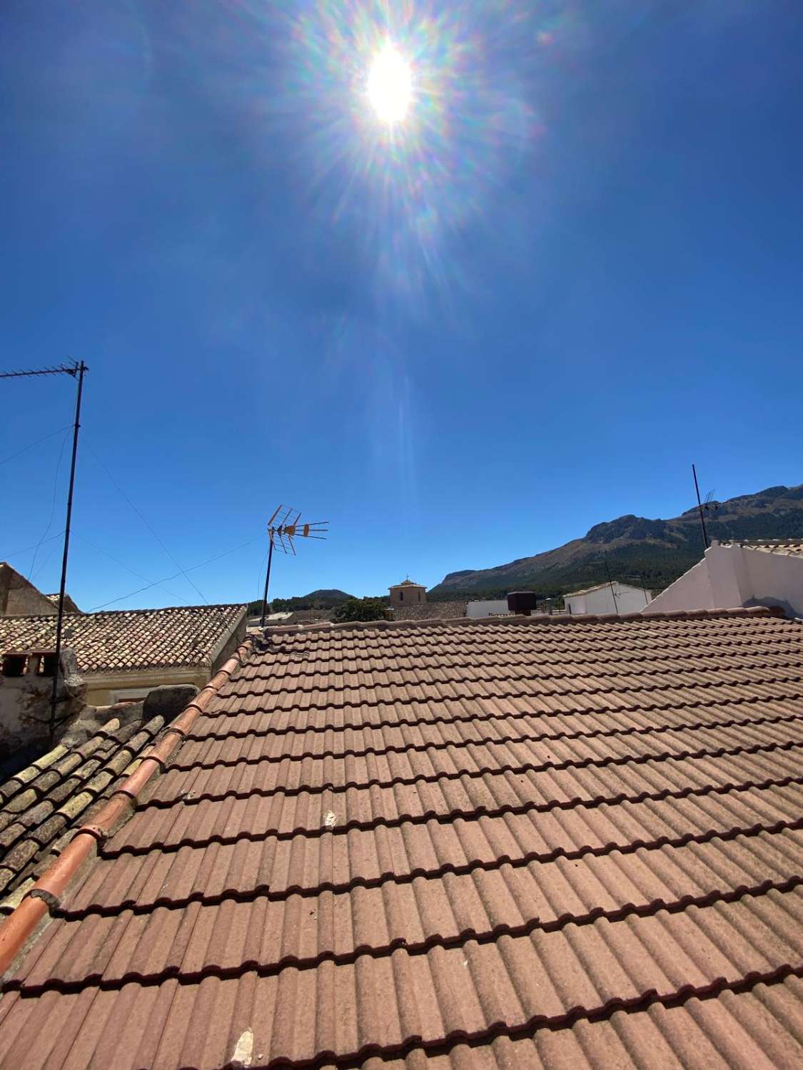 Casa de pueblo de 5 dormitorios y 2 baños con terraza exterior en Maria