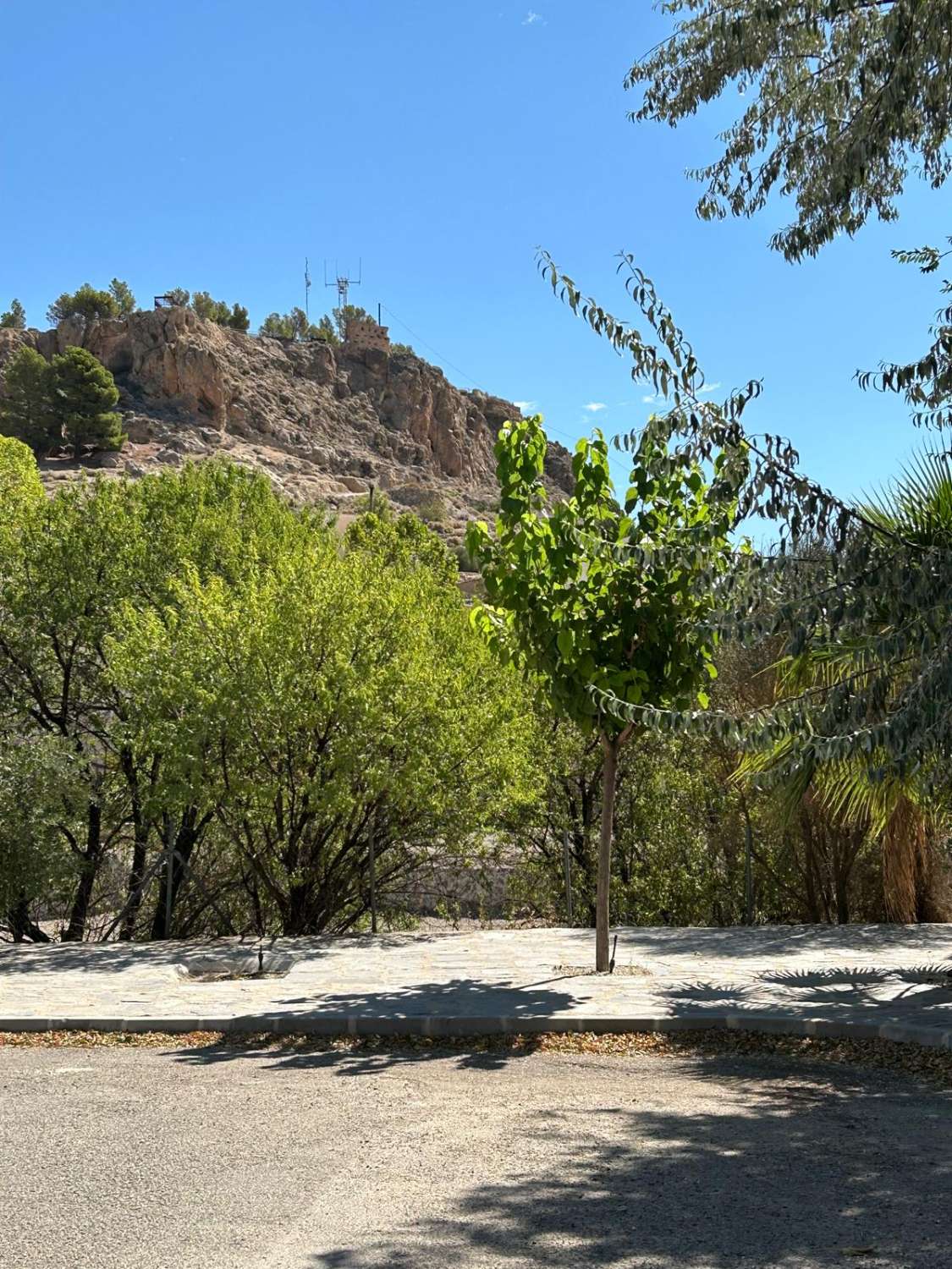 Fantástica casa de pueblo en Oria con gran potencial