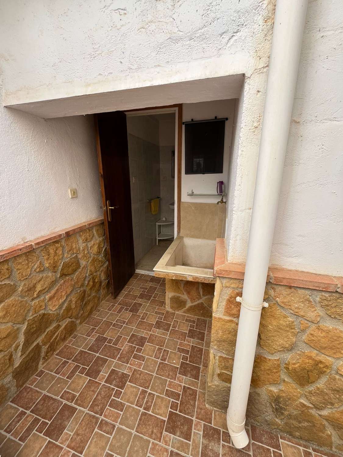 Casa de 5 habitaciones, 2 baños, garaje y patio - Velez Blanco