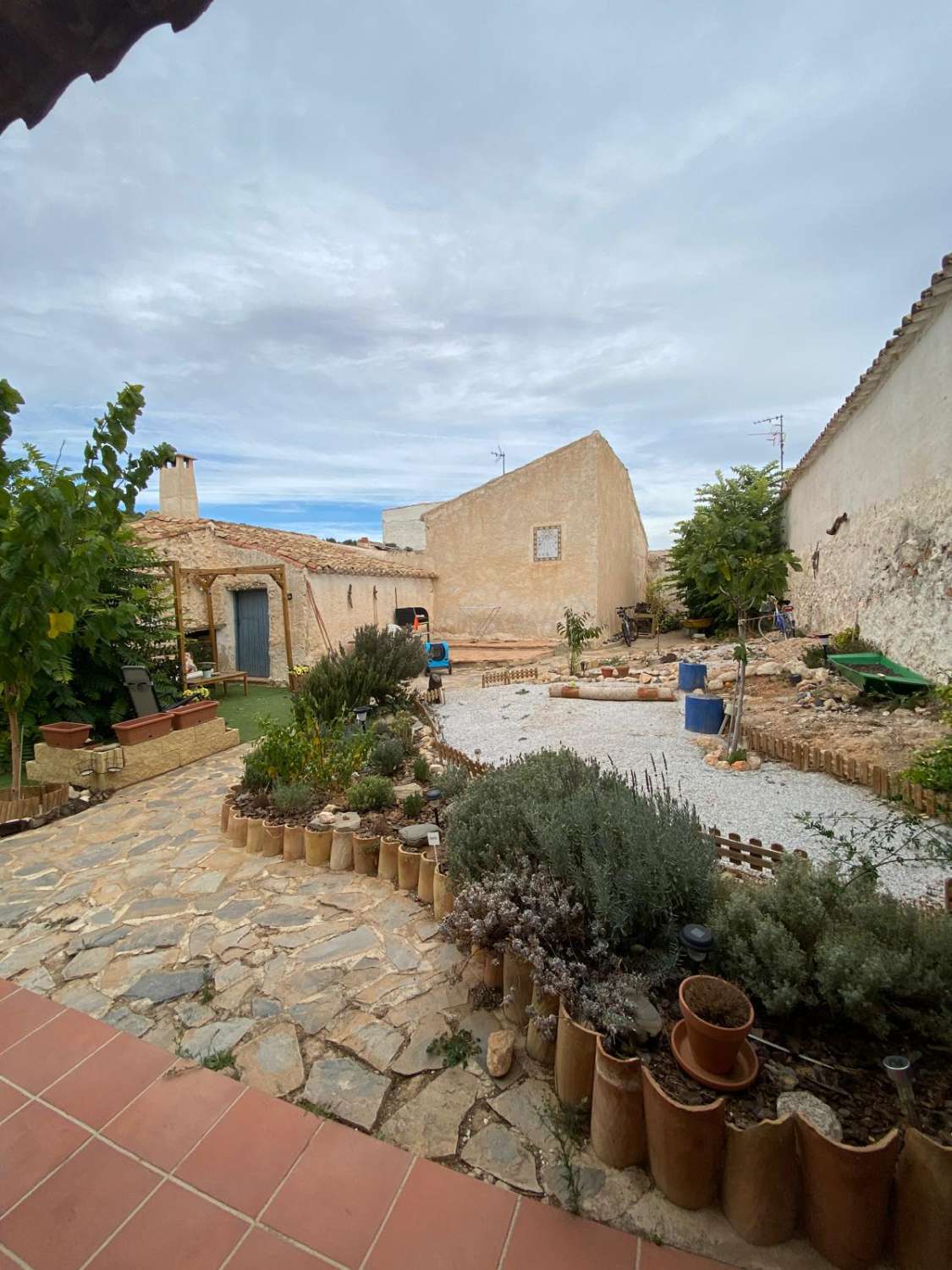 Superbe maison de 3 chambres avec grand jardin à Maria