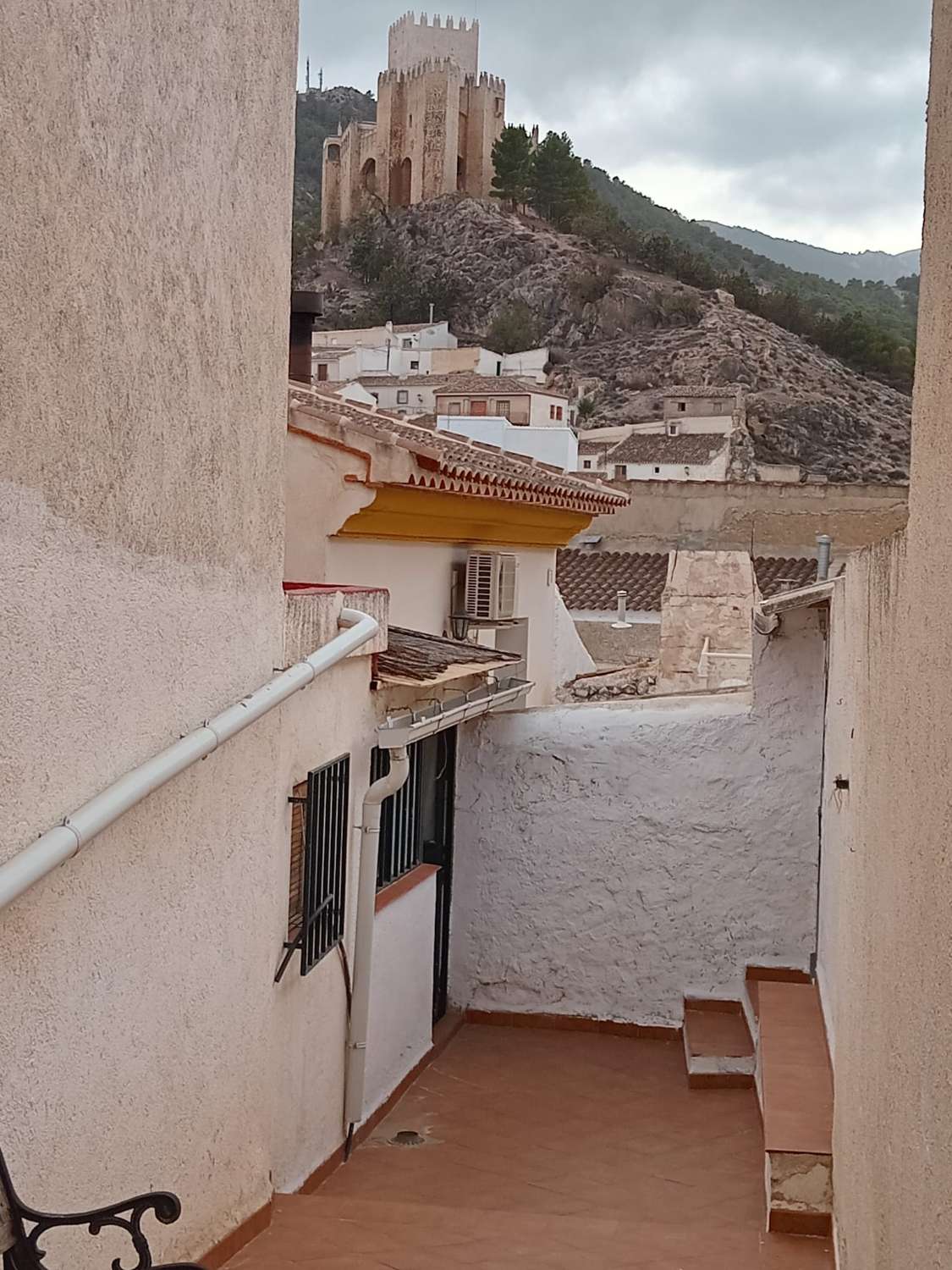 Schönes 5-Schlafzimmer-Haus im Herzen von Velez Blanco mit Außenbereich