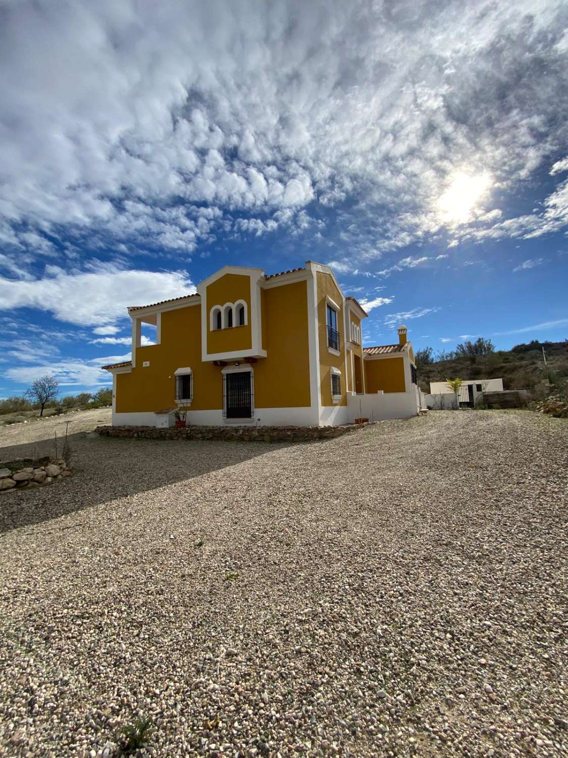 Impresionante villa de 3 dormitorios y 3 baños con piscina, terreno y las vistas más increíbles.