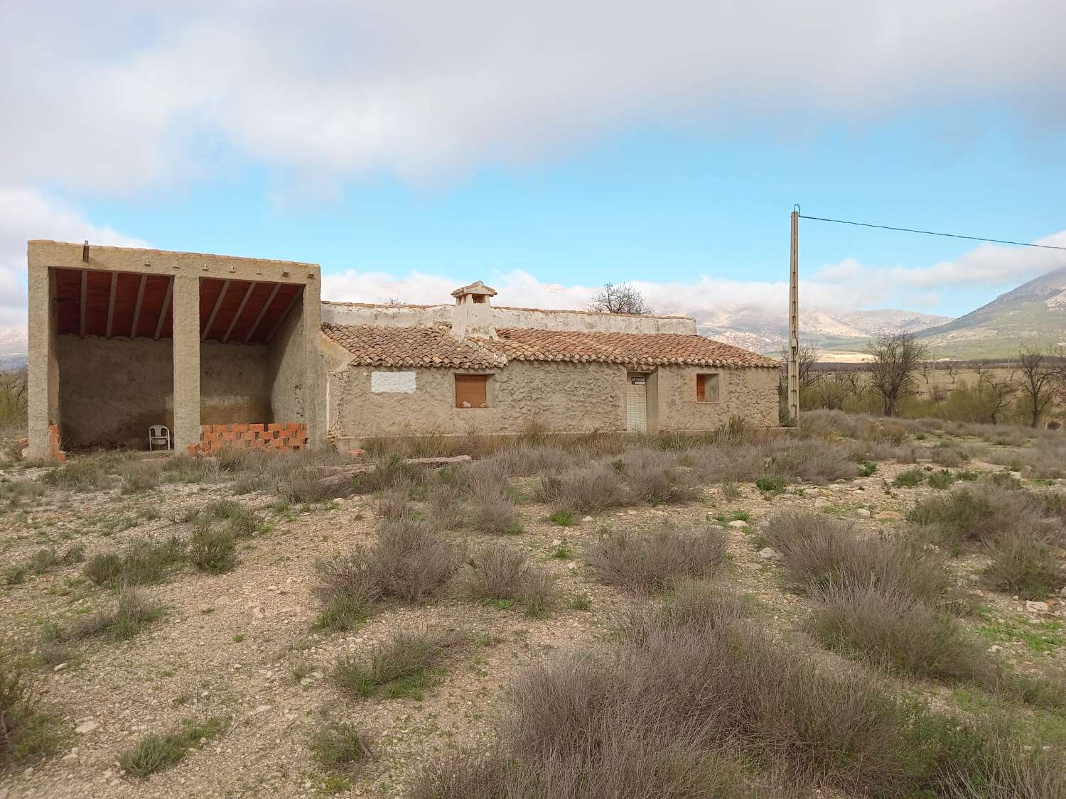 Bauernhof mit 3 Hektar Land, 7 km von Vélez Rubio entfernt