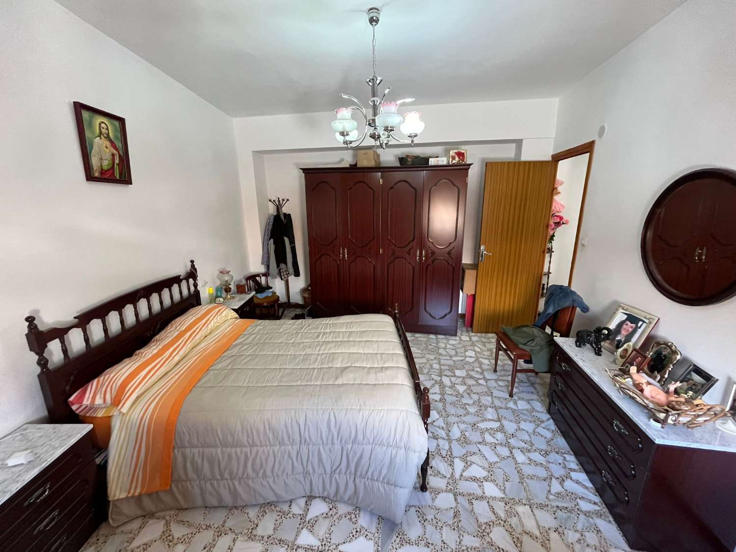 5 Bedroom, 2 bathroom house in Velez Blanco with patio garden