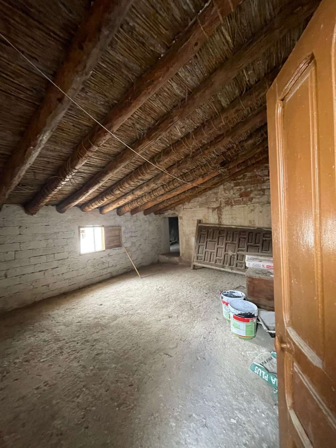 Casa de pueblo con terraza, 3 habitaciones.