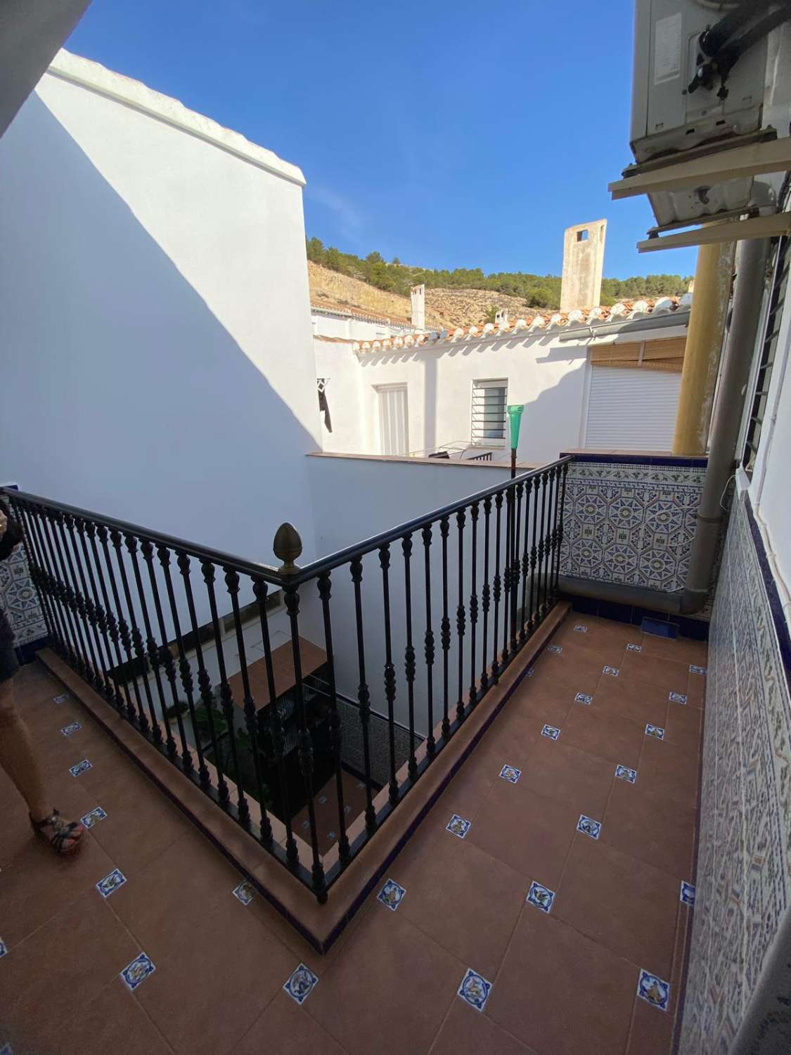 Casa de 5/6 habitaciones y 2 baños con 2 áreas de patio y garaje en una hermosa ubicación de Vélez Blanco