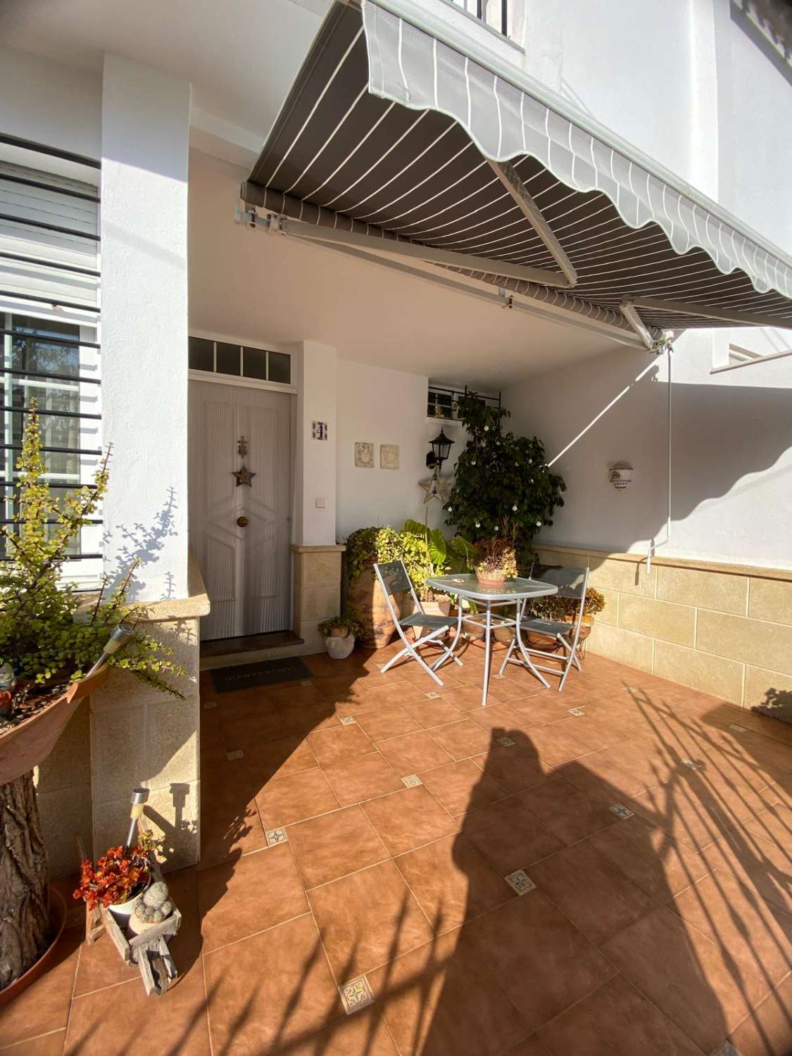 Casa de 5/6 habitaciones y 2 baños con 2 áreas de patio y garaje en una hermosa ubicación de Vélez Blanco