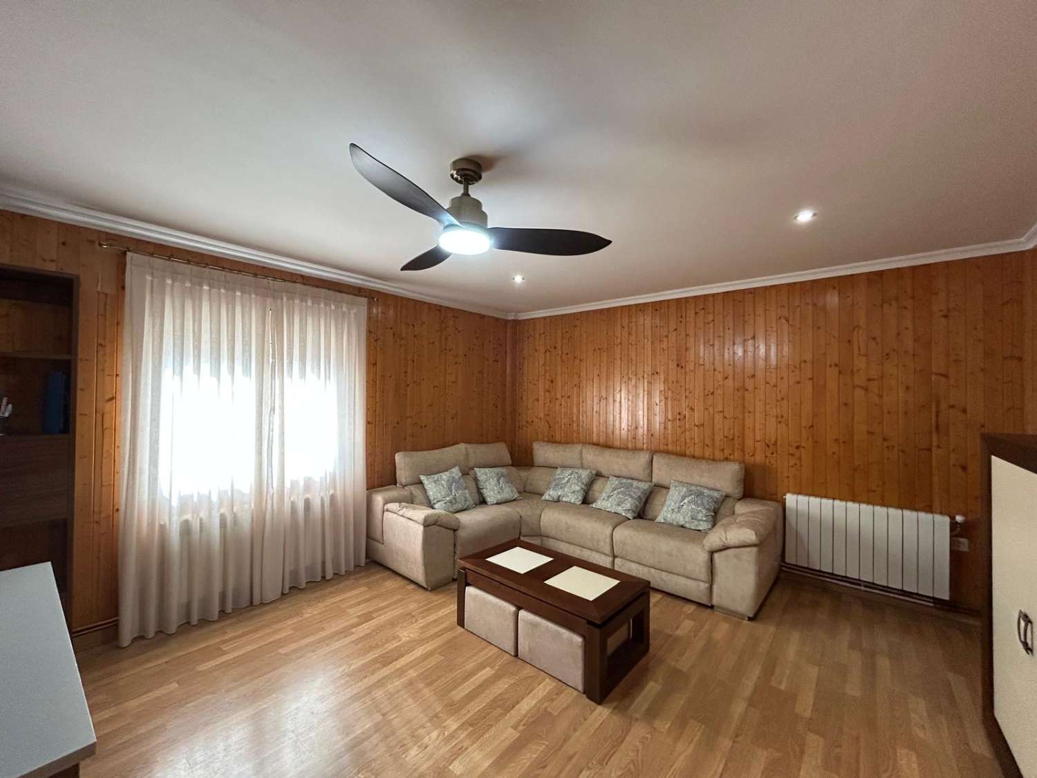 Bungalow de alta especificación con 3 dormitorios y 2 baños.