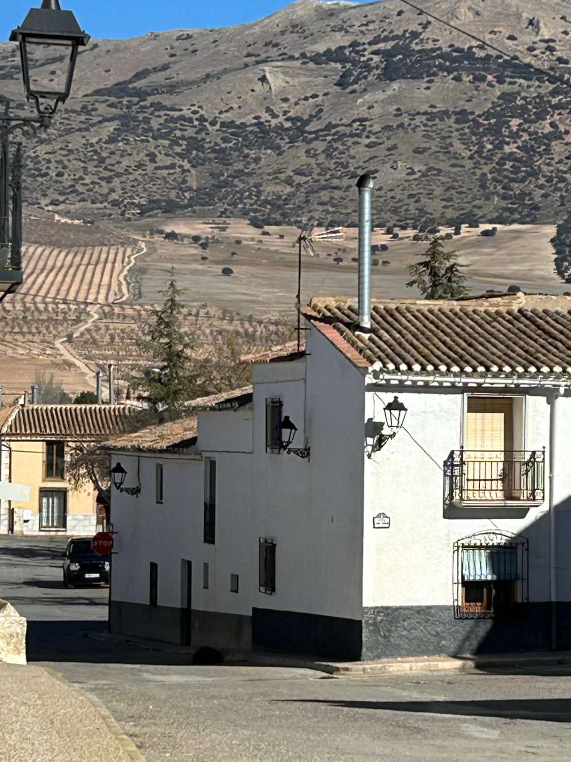 Casa de pueblo totalmente reformada con patio en el bonito pueblo de El Contador