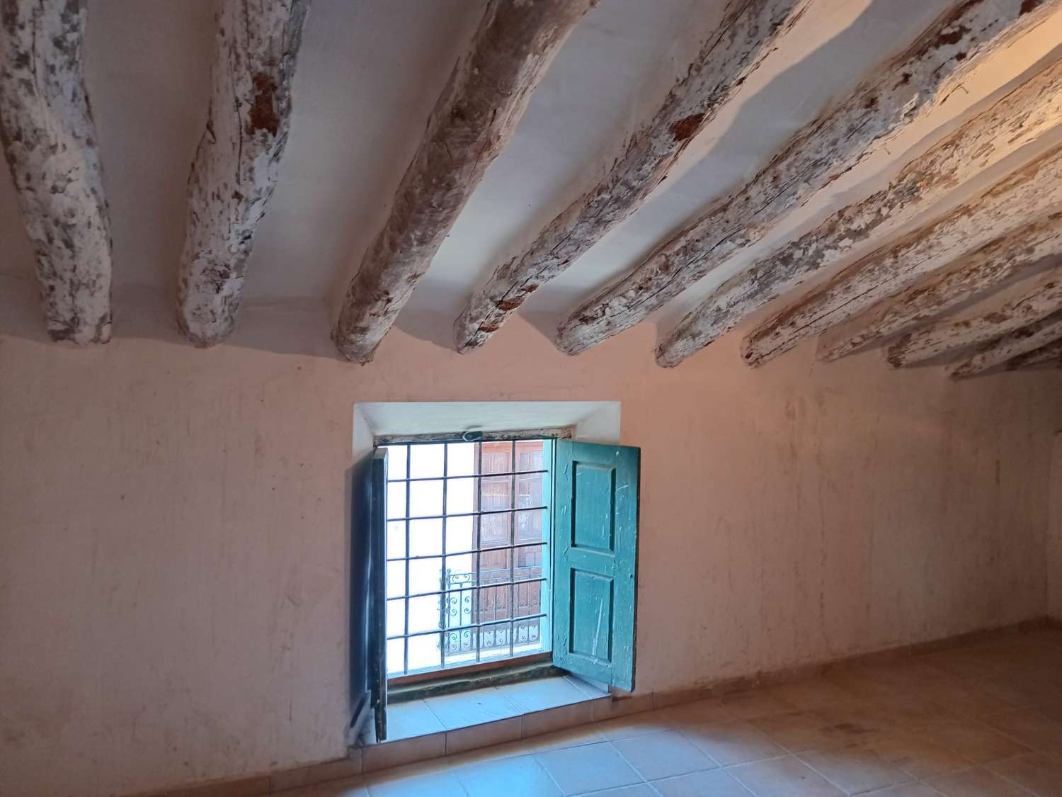 Casa señorial de tres plantas en el centro histórico de Vélez-Blanco