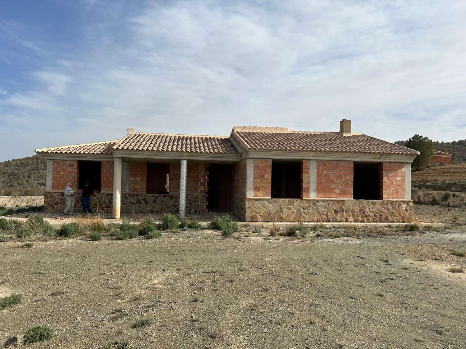 150m2 villa with 2 and a half hectares of land near Castillo Xiquena