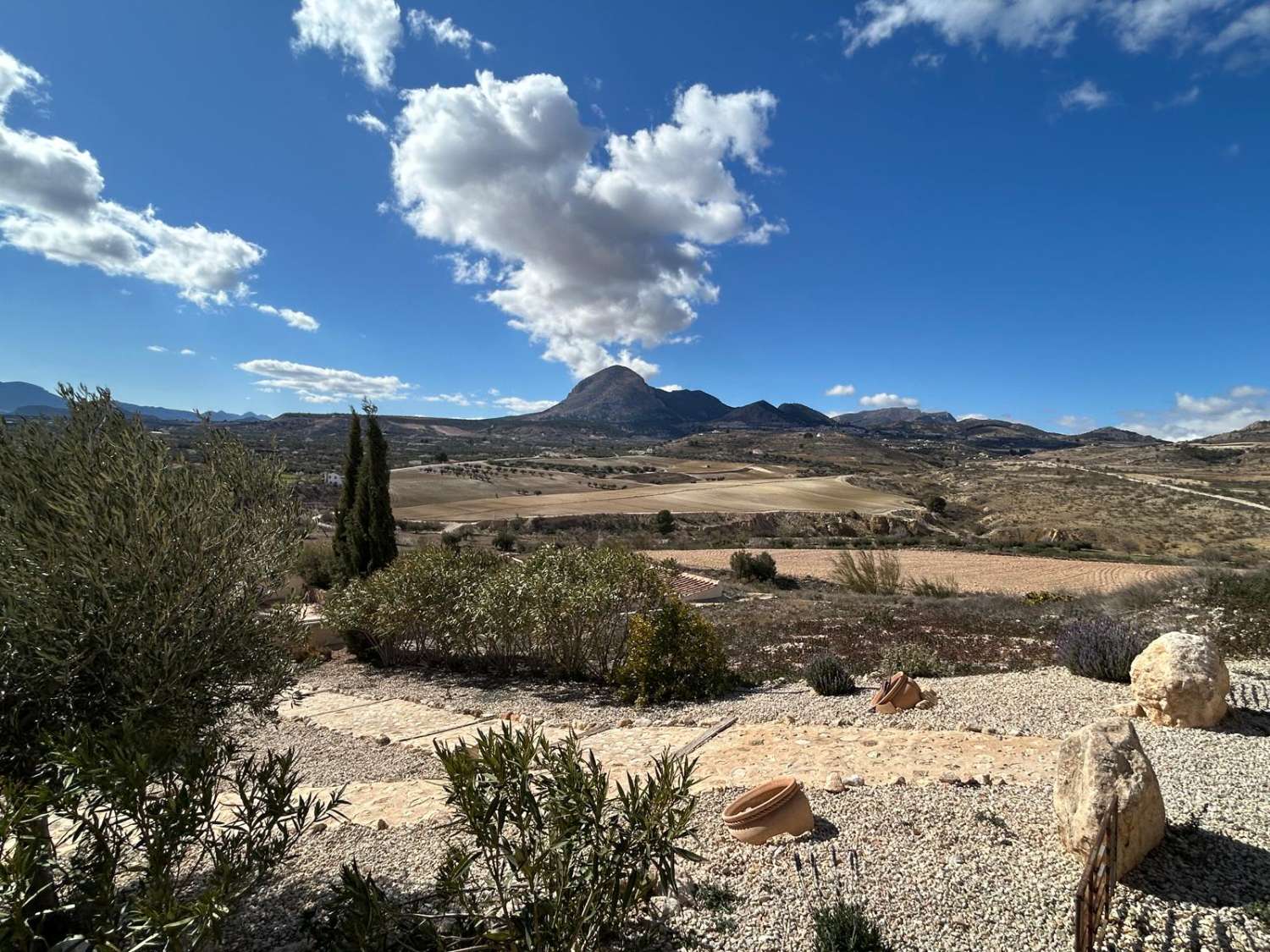 Exquisito cortijo de 7 dormitorios con gran piscina en hermosa ubicación