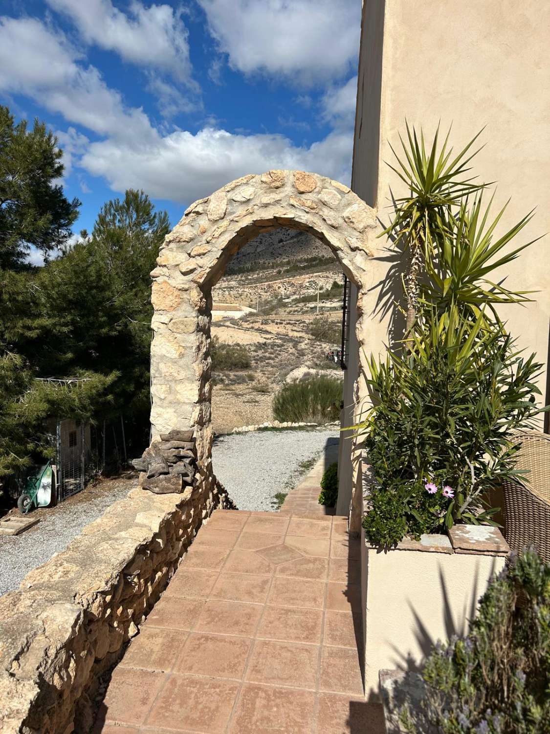 Exquisito cortijo de 7 dormitorios con gran piscina en hermosa ubicación