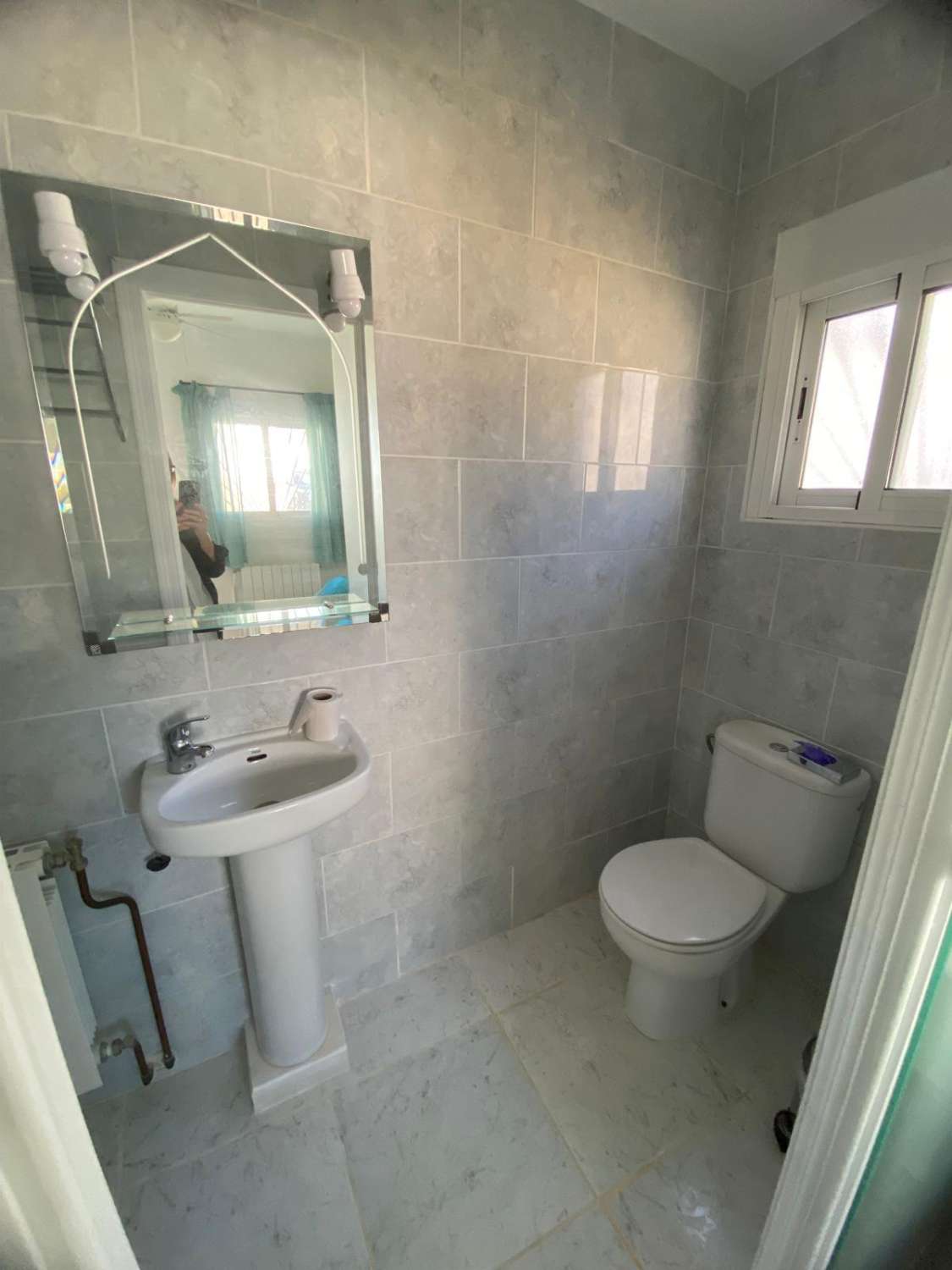 Impresionante villa de 4 dormitorios y 4 baños con terreno, piscina y apartamento de un dormitorio en Oria